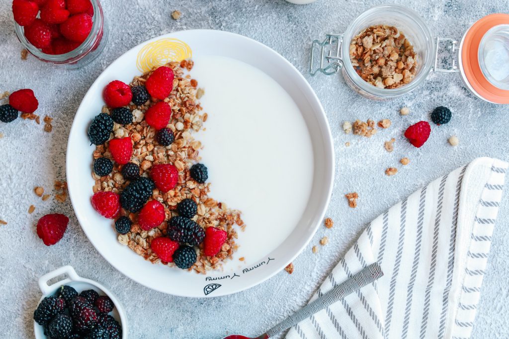 yogurt breakfast, the benefits of being an early riser