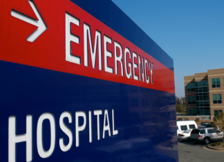An emergency room hospital sign.